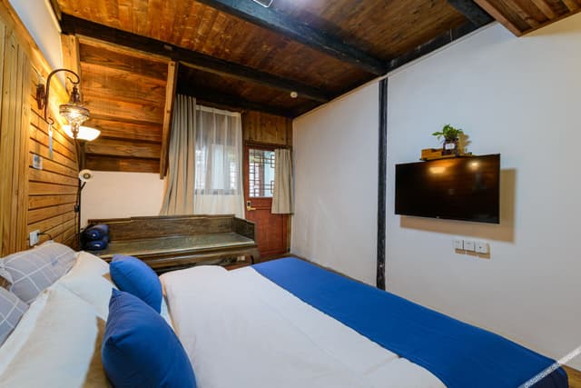 Boutique Room
