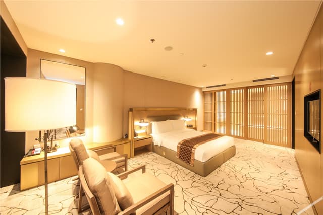 Panoramic Deluxe Suite
