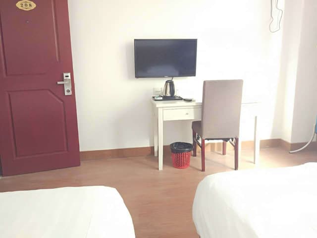 Business Standard Room