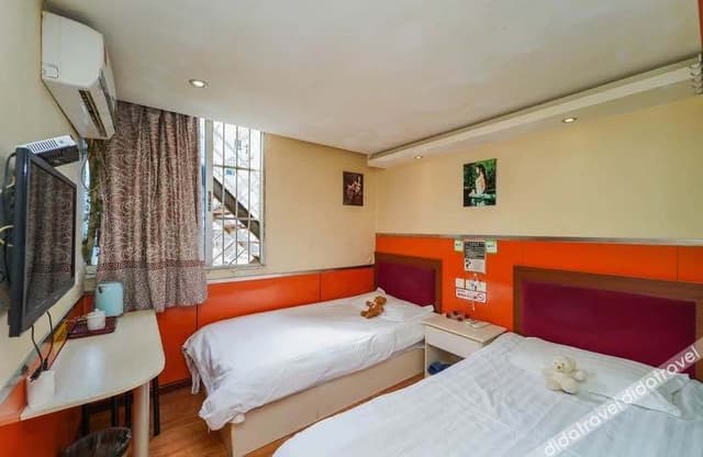 Business Room (2 Beds)