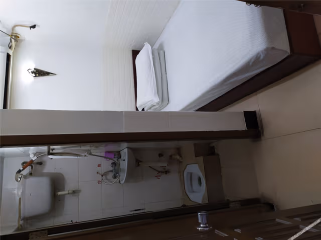 Single Room (No Window)