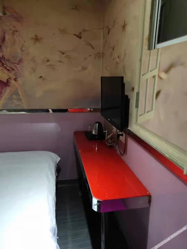 Guestroom - Single Occupancy (Shared bathroom)