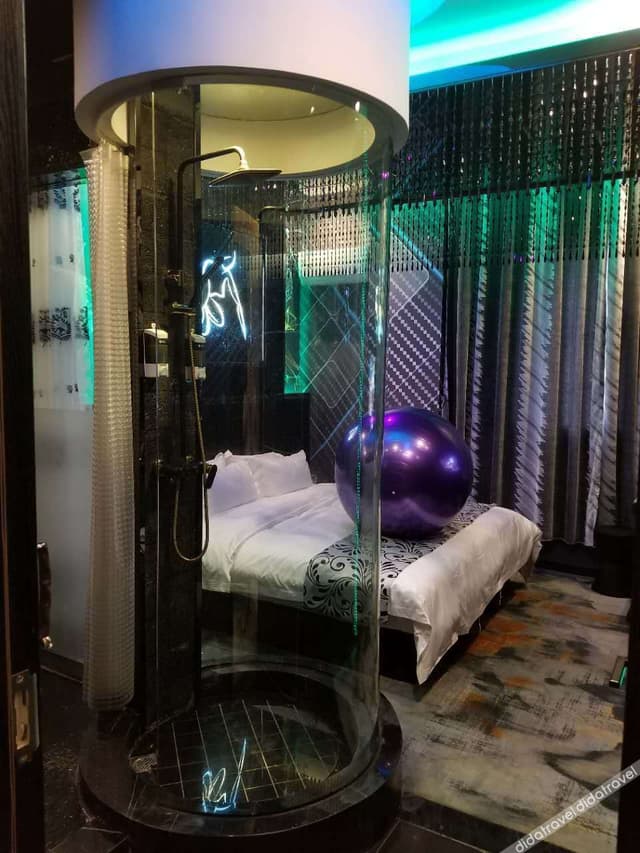 Classical Theme Room