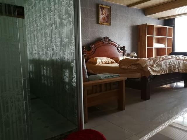 Deluxe Family Business Room
