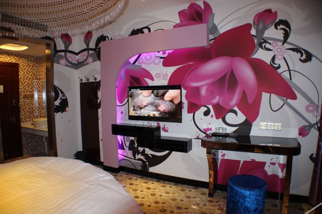 Deluxe Round-bed Room B