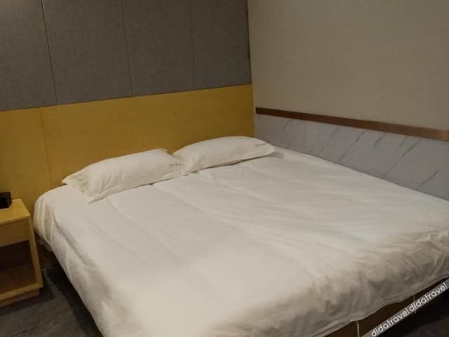 Double Bed Room B (No Window)