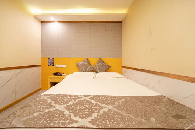 Budget Room