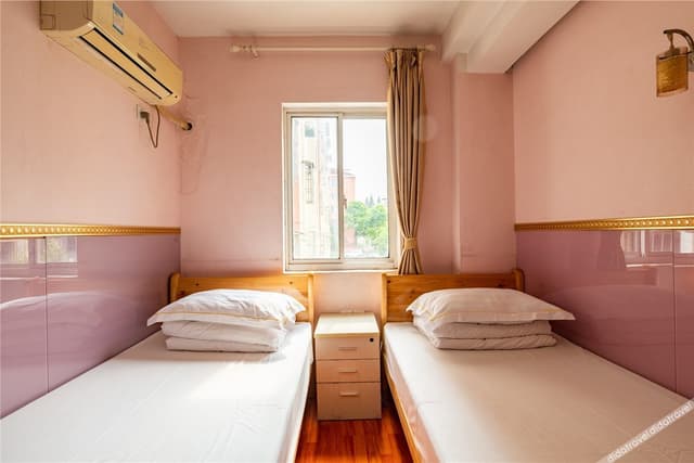 Cozy Room (2 Beds)