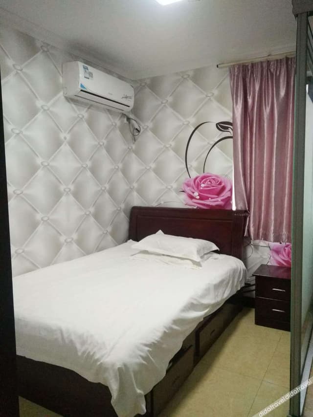 Cozy Queen Room