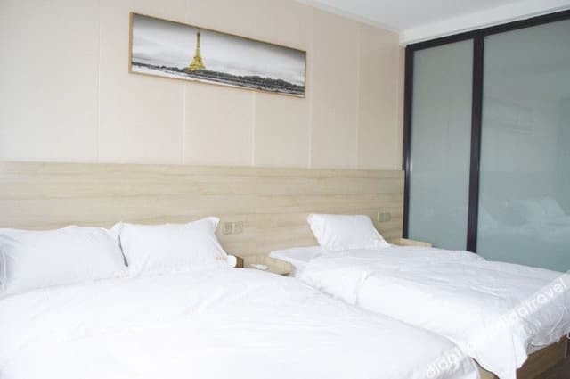 Business Standard Room