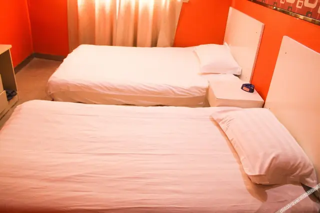 Guestroom (2 Beds)
