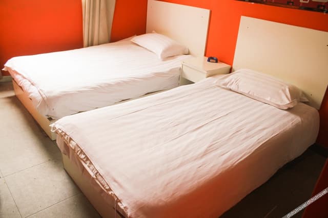 Guestroom (2 Beds)