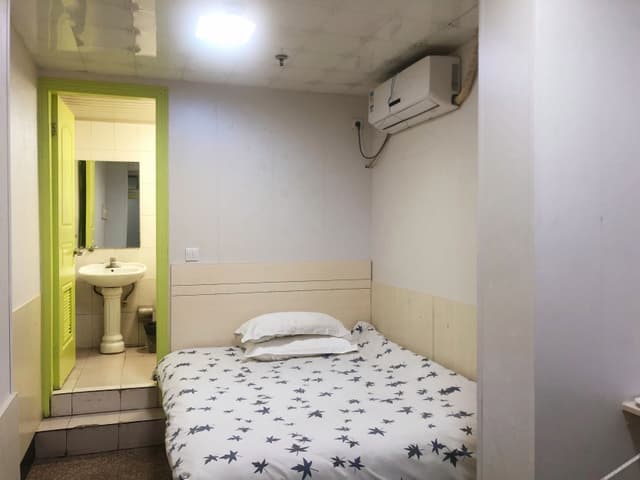 Queen Room
