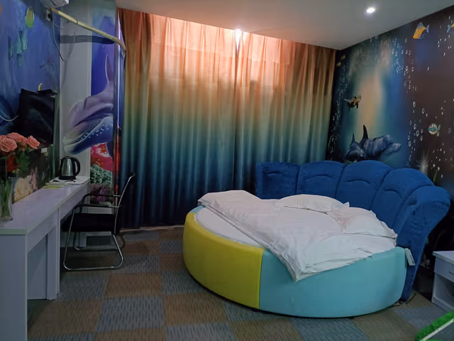 Fashionable Glowing Waterbed Room