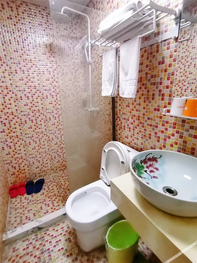 Queen Room A