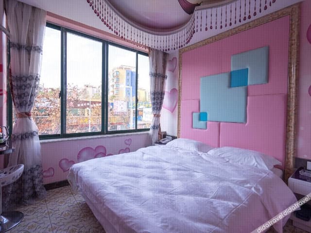 Queen Room A