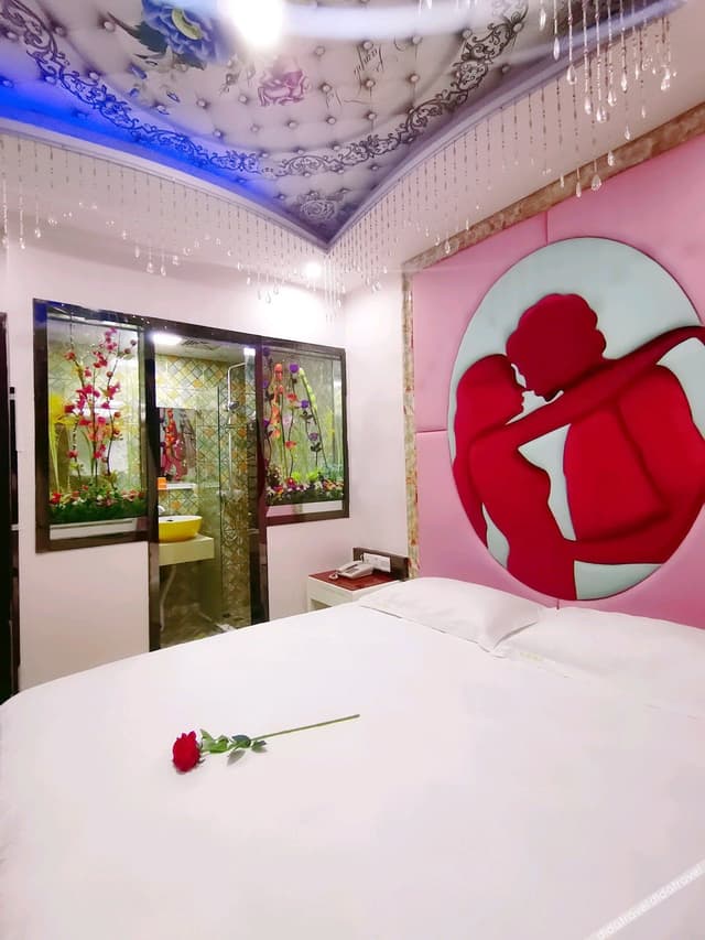 Queen Room A