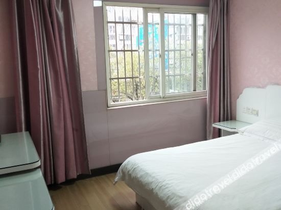 เซี่ยงไฮ้ ฮัวซิง โฮเทล (Shanghai Huaxing Hotel)1