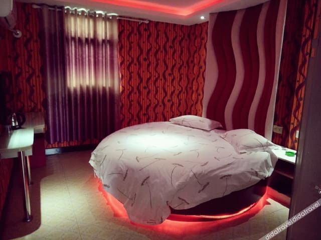 Superior Round-bed Room