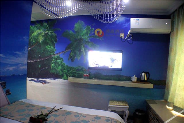 Boutique Queen Room A