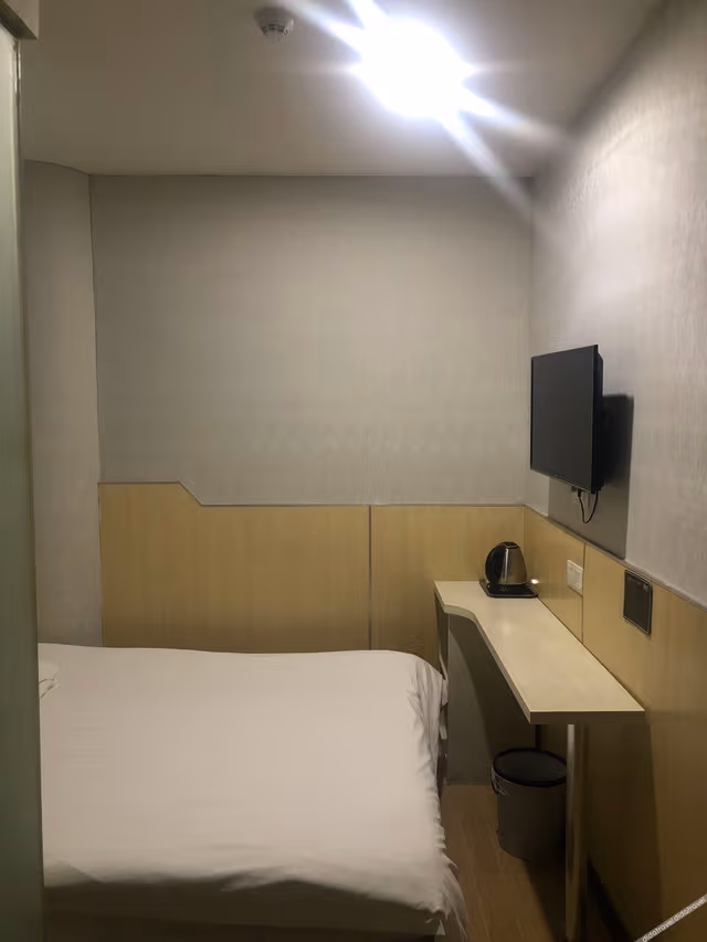 Queen Room A (No Window)
