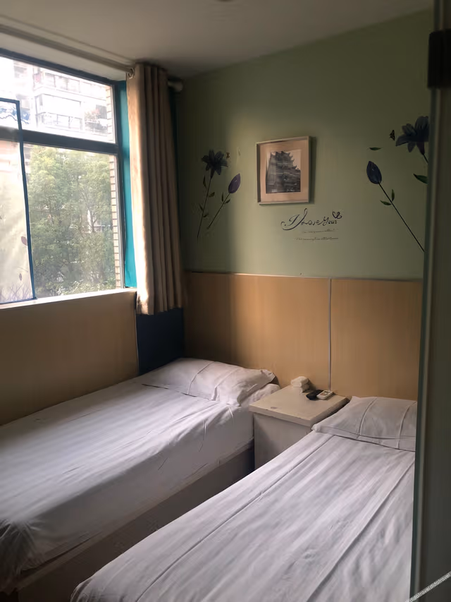 Standard Room (2 Beds)