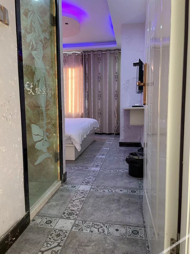 Queen Room