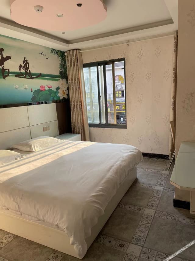 Queen Room