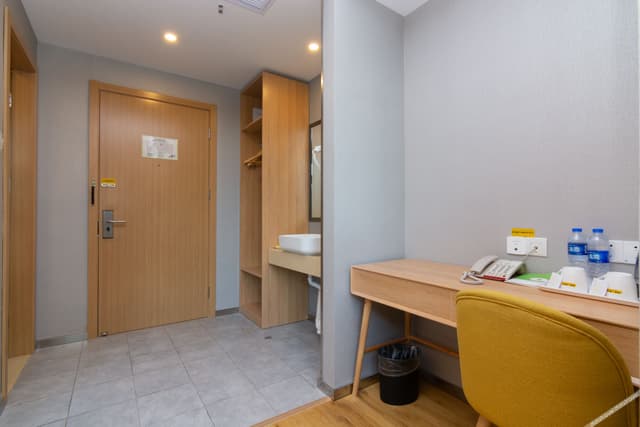 VIP Queen Room