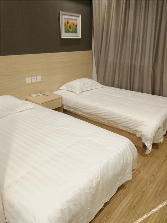 Business Room (2 beds)