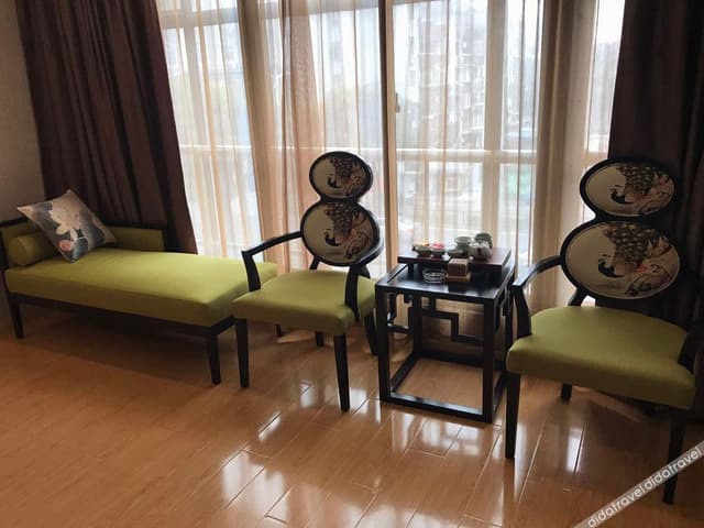 Deluxe Queen Room