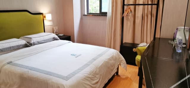 Puzhen Double Bed Room