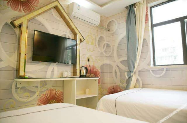 Business Standard Room
