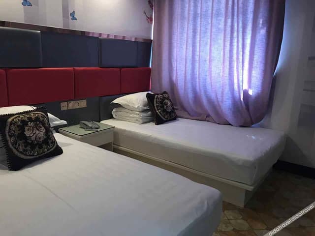Business Standard Room