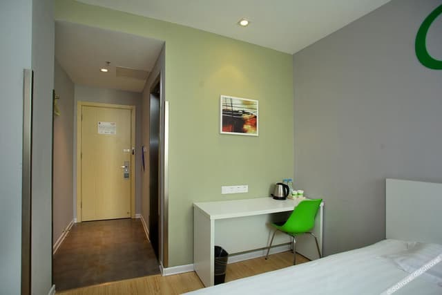 Queen Room