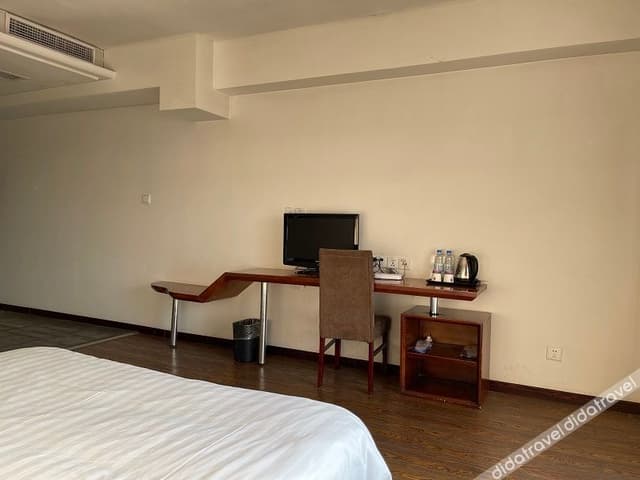 Business Queen Room