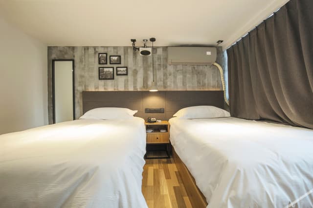 Weiyue Twin Room