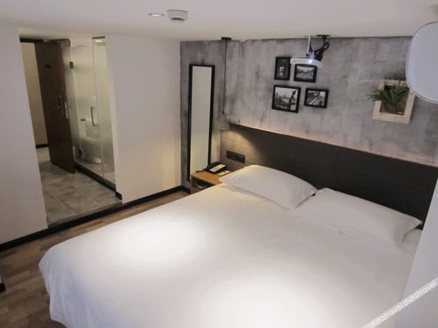 Guestroom (Double Bed)