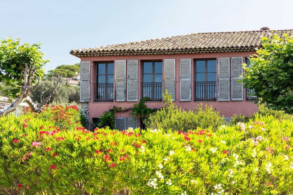 LA BASTIDE DU CLOS DES ROSES LA BASTIDE DU CLOS DES ROSES