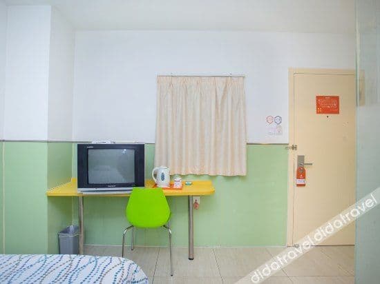 Queen Room B (No window)