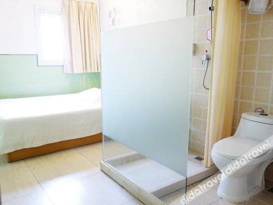 Queen Room A