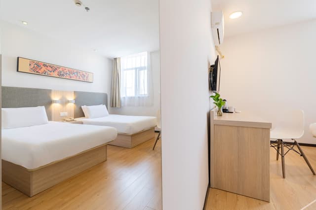 Guestroom (2 beds)