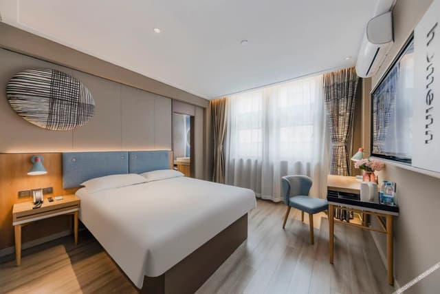 Queen Room