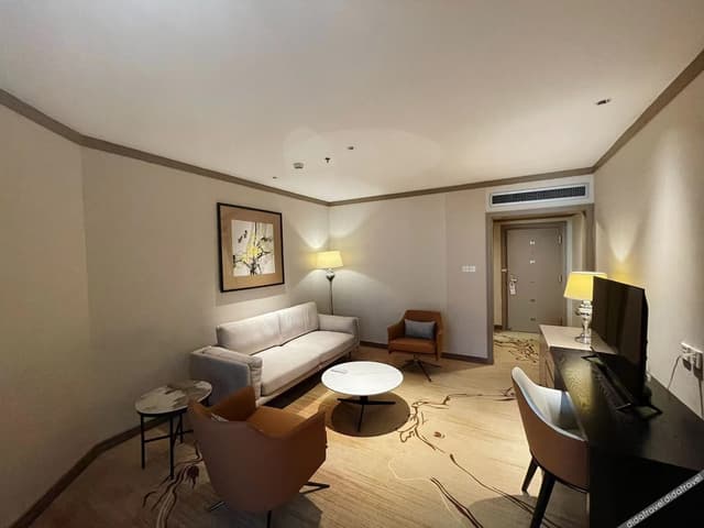 Deluxe Suite