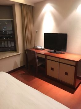 จิงอัน ซีหยวน อพาร์ตเมนต์ (Jing'an Ziyuan Apartment)1