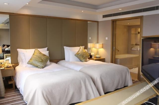 Executive Room - with View (2 beds)