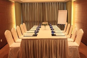 โรงแรมฮอลิเดย์อินน์ เซี่ยงไฮ้ ผู่ตง หนานผู่ บาย ไอเอชจี (Holiday Inn Shanghai Pudong Nanpu by IHG)0