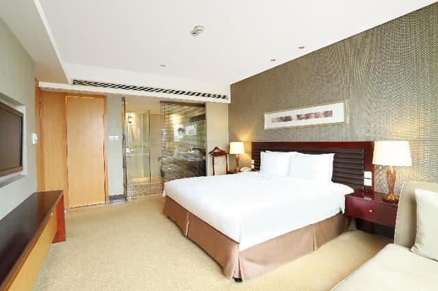 1 King Bed 1 Bedroom Suite