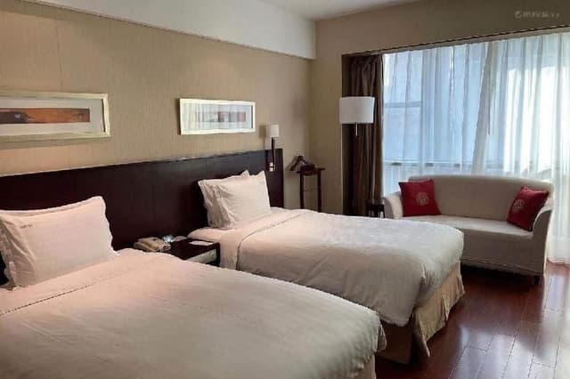 2 Twin Beds Standard Accessible