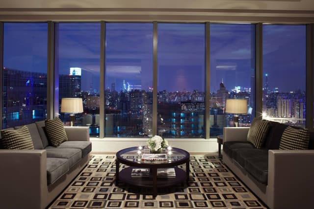 Executive Room, 1 King Bed (High Floor)